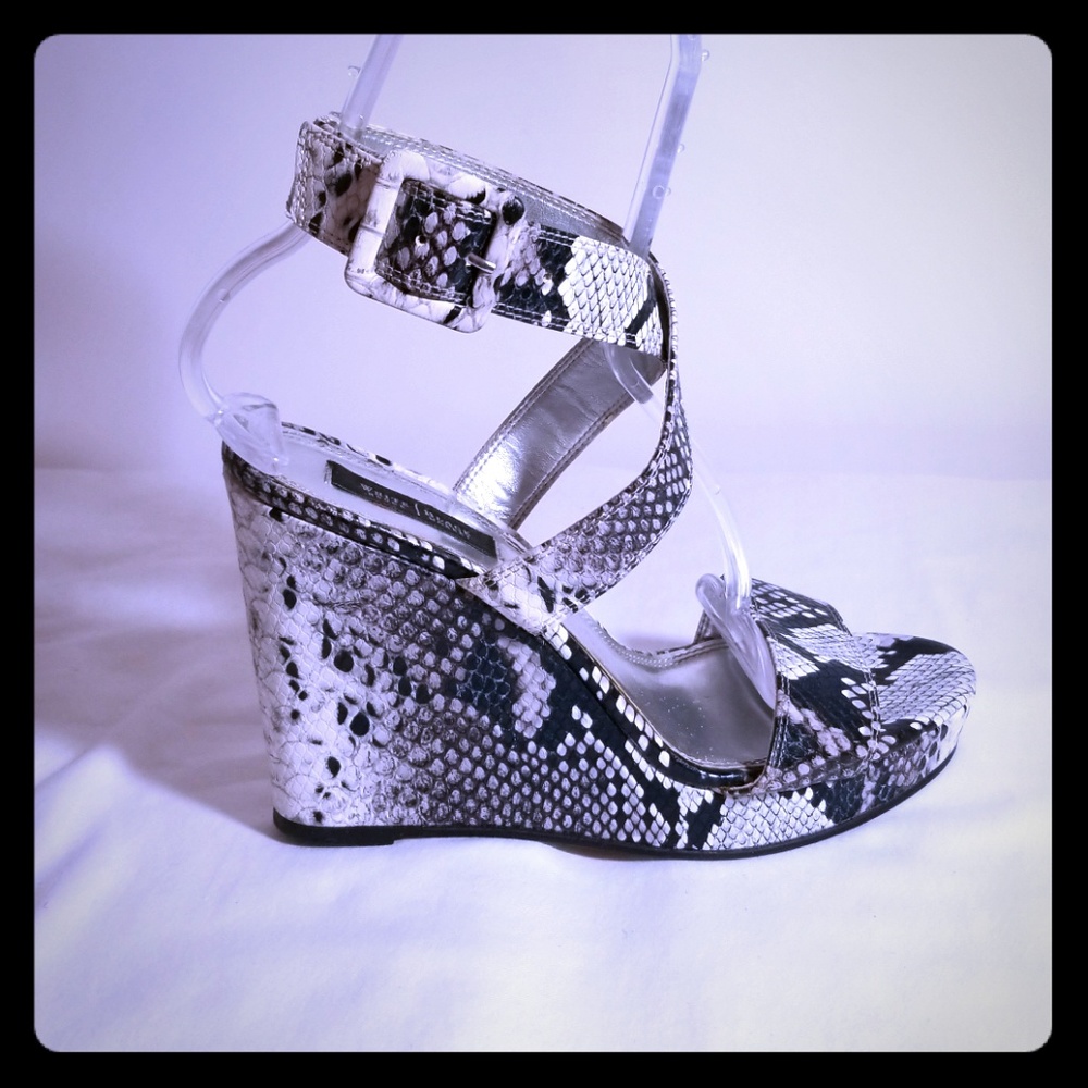 Sassy White House Black Market Platforms